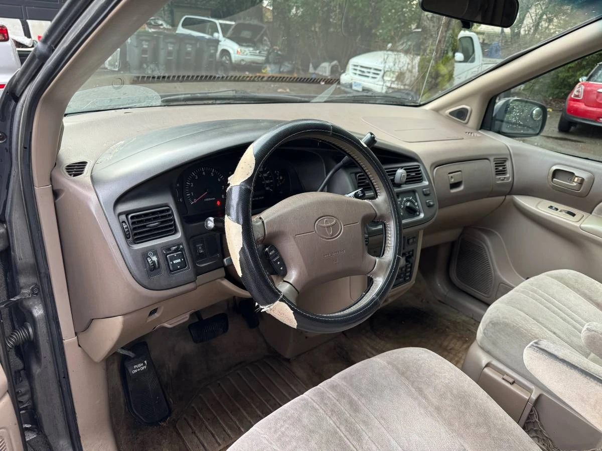 2000 Toyota Sienna LE 7 Passenger Stow N Go Rear Runs Drives - photo 5