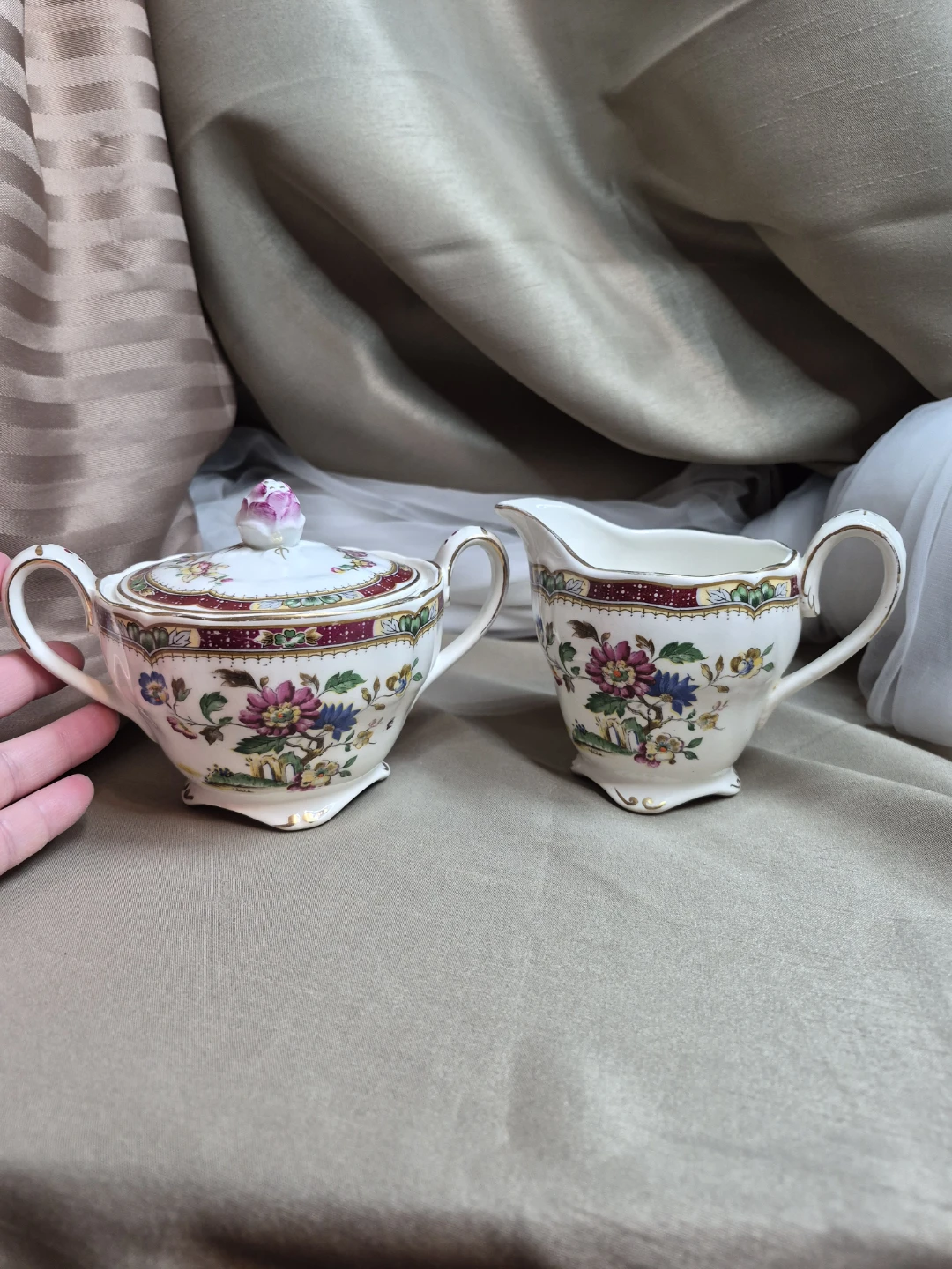 Beautiful Vintage W.H. Grindery & Co. Marlborough...