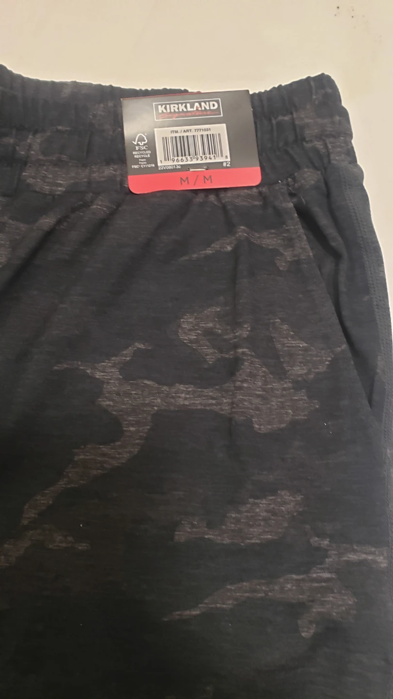 Brand new Vuori Women's Performance Jogger  Camo Pants - photo 2