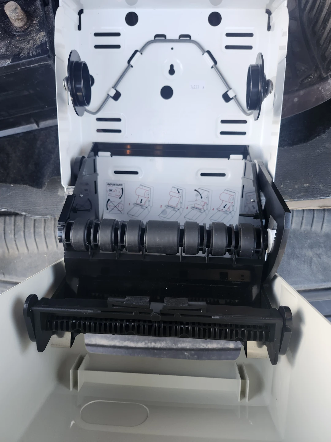 Da Vinci Roll Towel Dispenser - White - photo 3