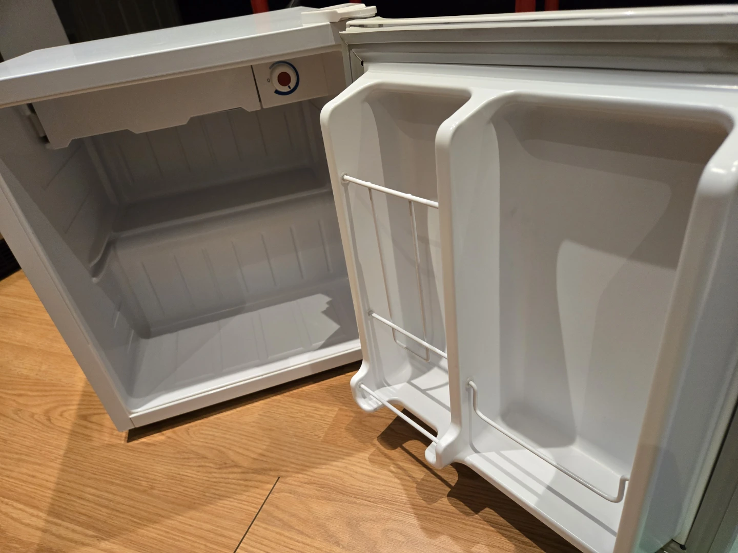 🏆Danby White Mini Fridge - photo 4
