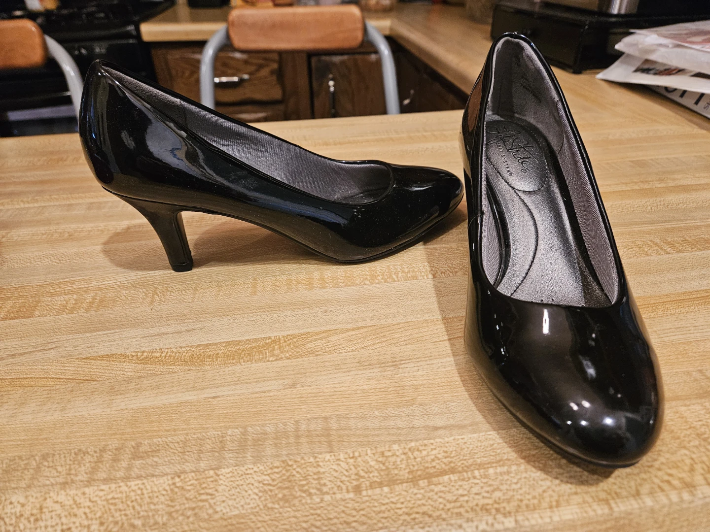 Life Stride Black Patent Heels - photo 3