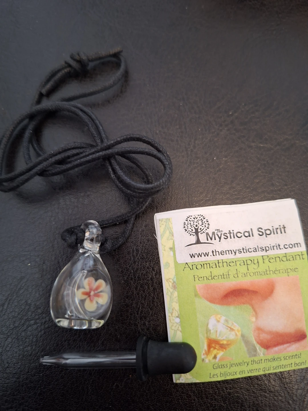 Glass Aromatherapy Pendant - photo 3