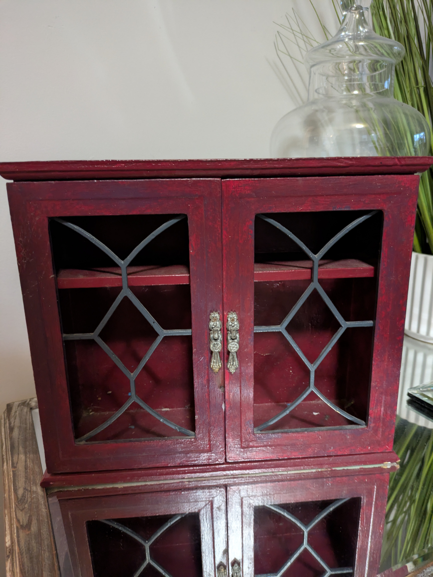 🏆 Cherry Wood small ornament hutch.