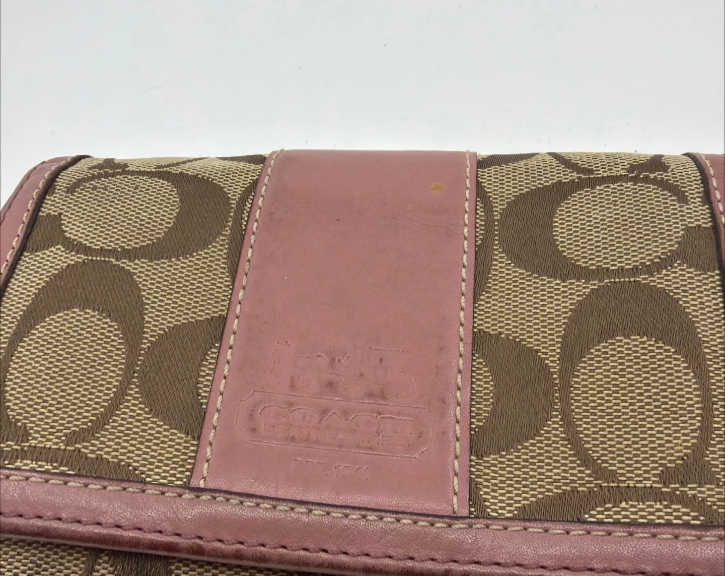 Coach Signature C Monogram Pink Leather Trifold Wallet - photo 2
