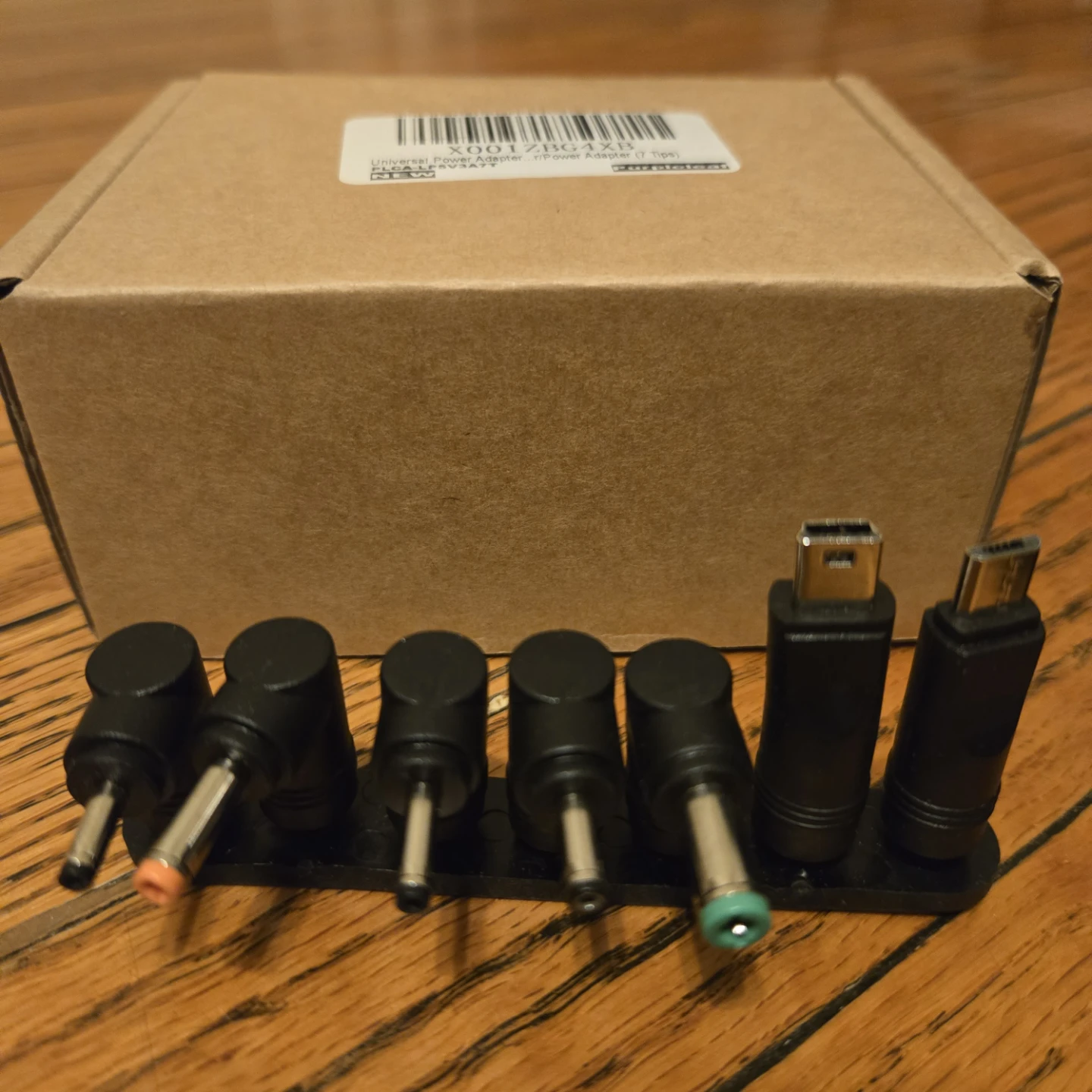 Purpleleaf Universal Power Adapter with 7 Tips 🏆 - photo 3