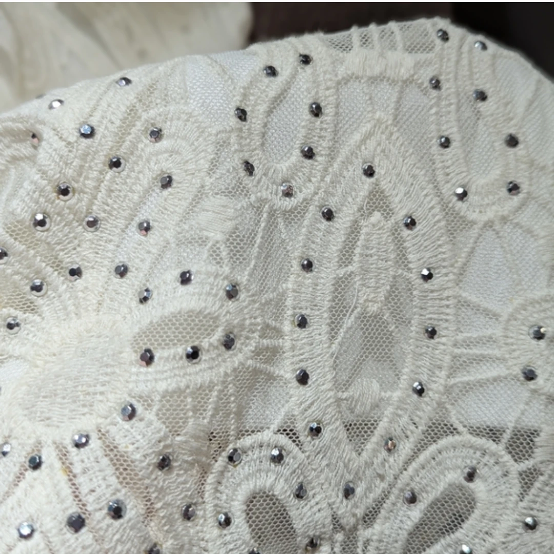Le Chateau White Lace Dress with Rhinestones - photo 2