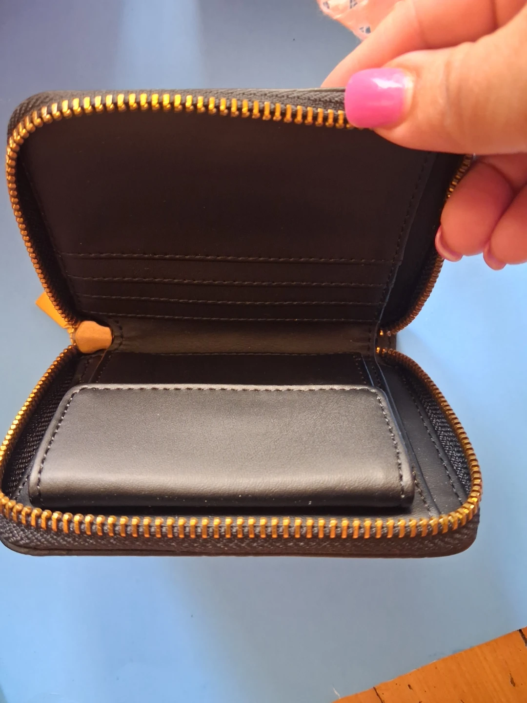 Guess "Est 1981" Zip Around Wallet - photo 2