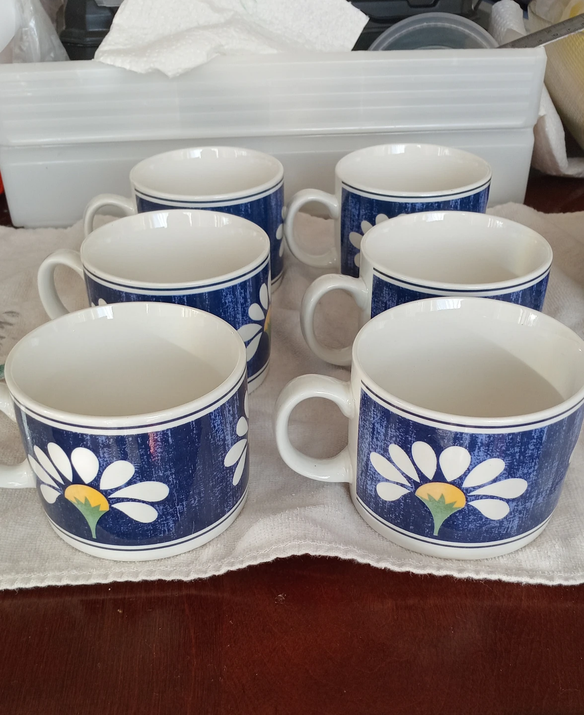 Set of 6 Blue Daisy Mugs