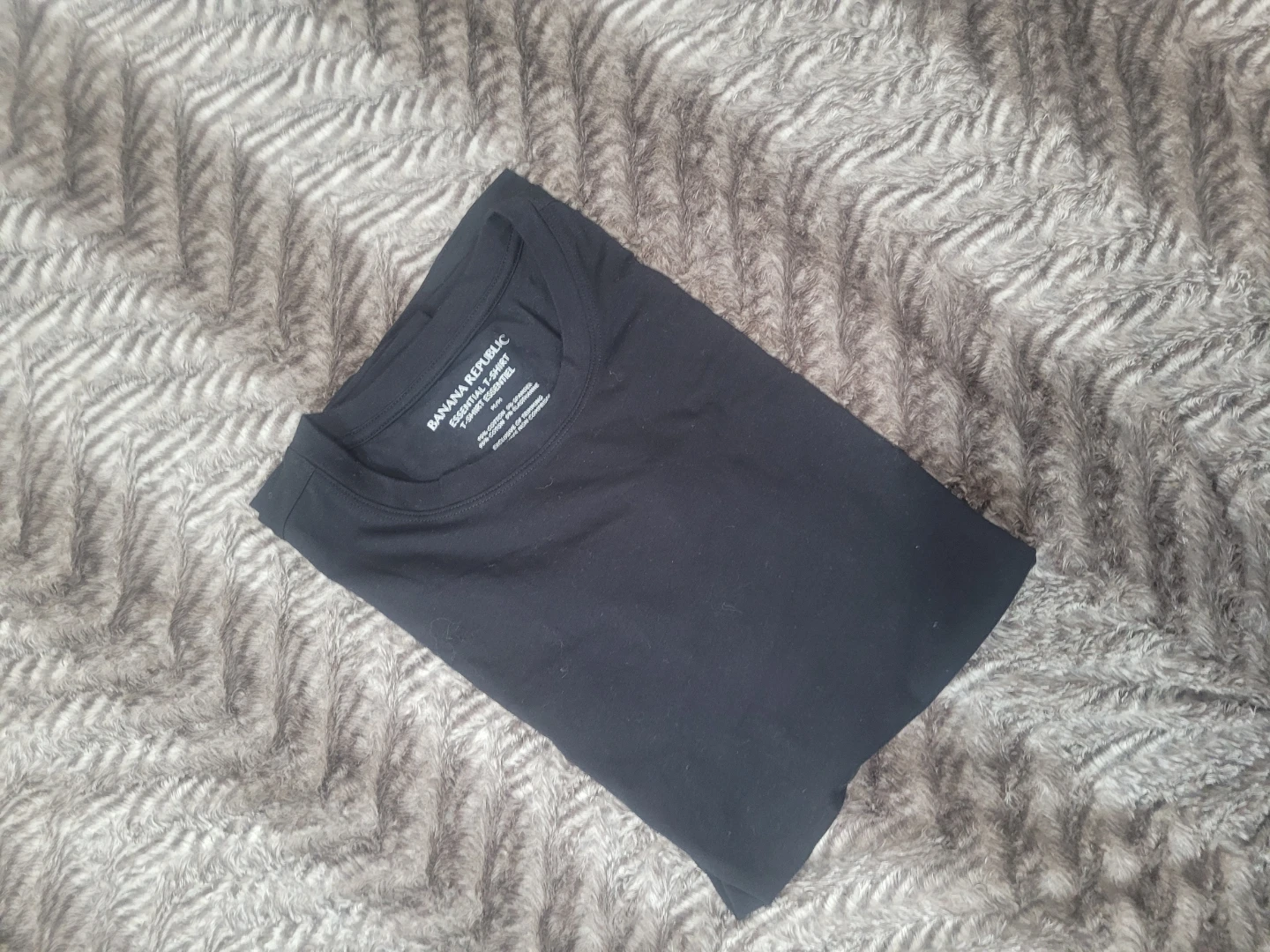 Banana Republic Black T-Shirt - photo 2