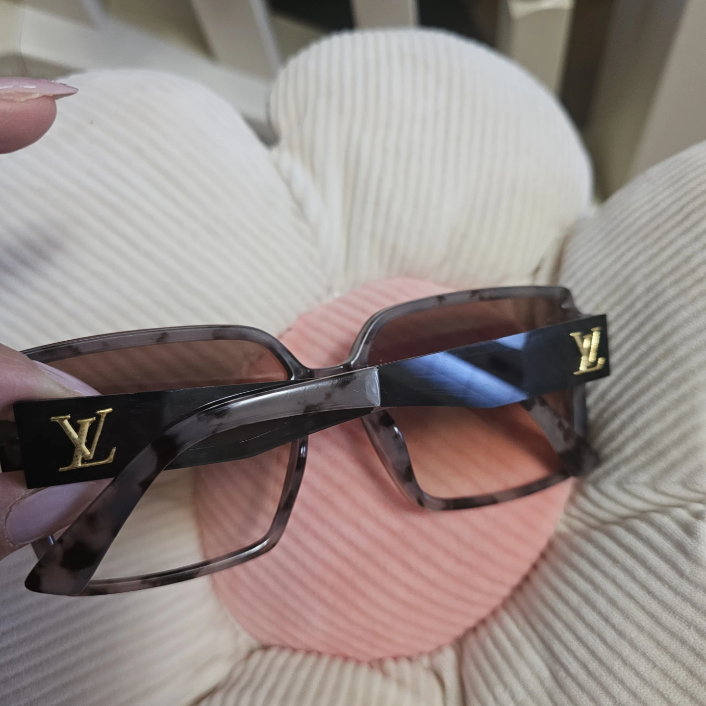 Louis Vuitton Sunglasses - photo 2