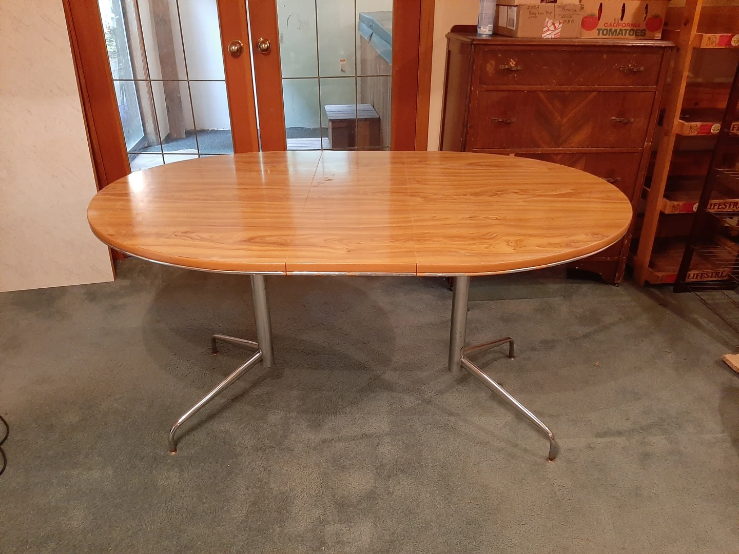 Oval arborite Dining Table with Metal Legs