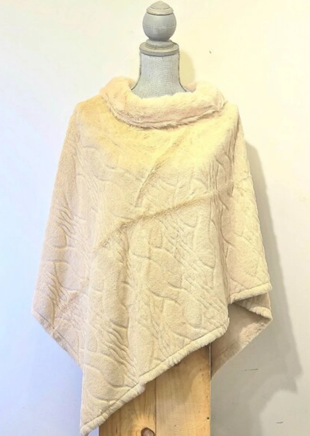 Poncho - Faux Fur