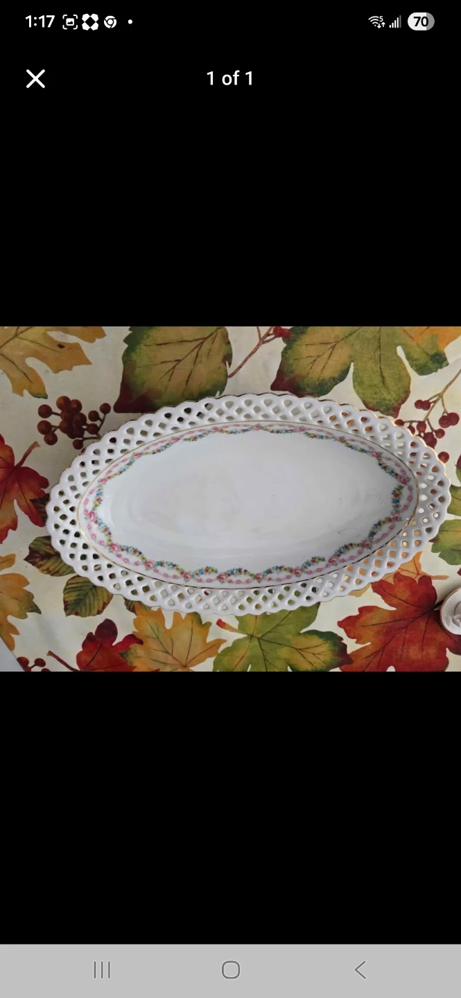 Oval Ceramic Serving Dish with Lattice Edge
