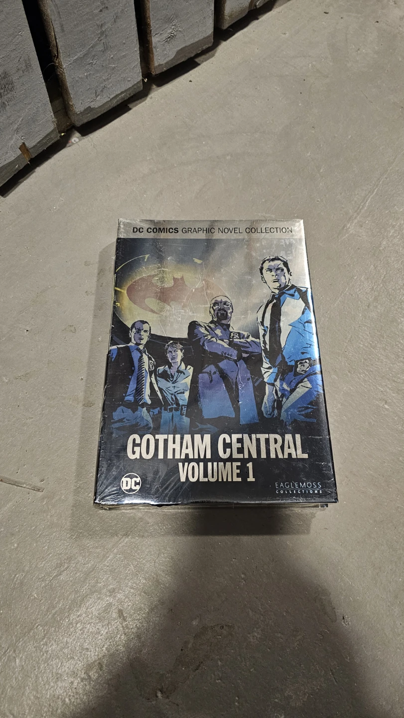 New Batman Gotham Central Volume 1 Book Graphic Novel Collection