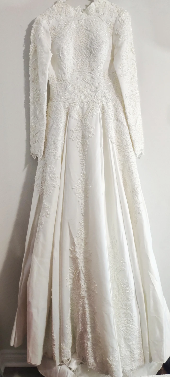 White Lace Beaded Long Sleeve Wedding Dress