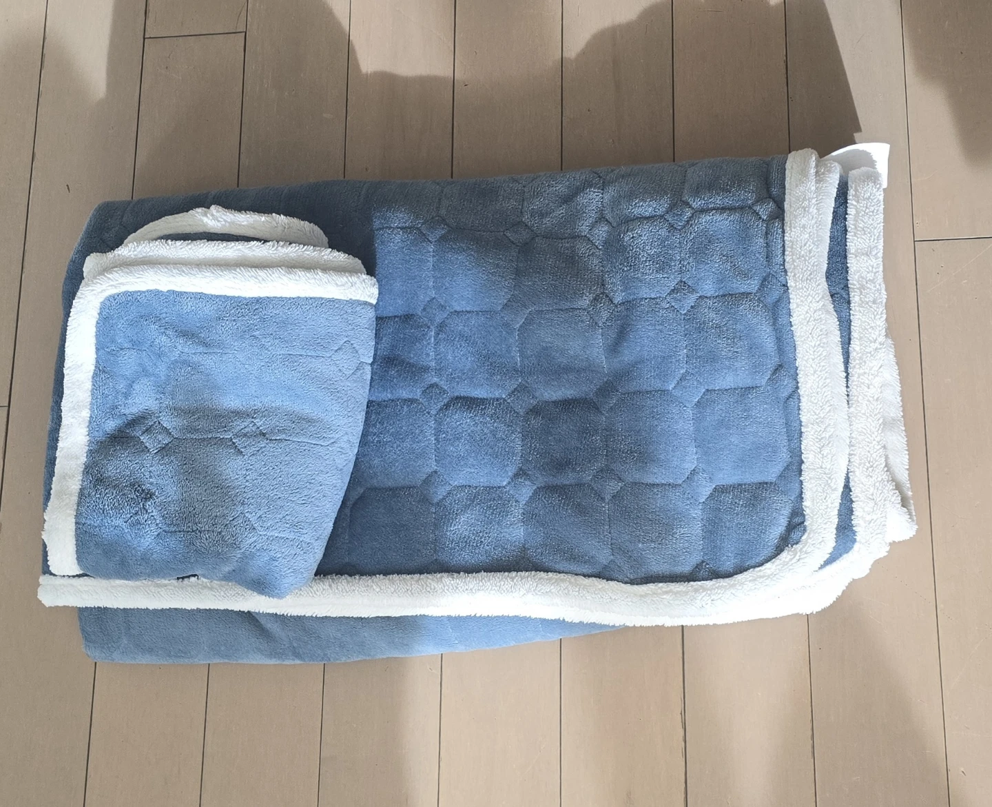 Blue Sherpa Throw Blanket + pillow cover