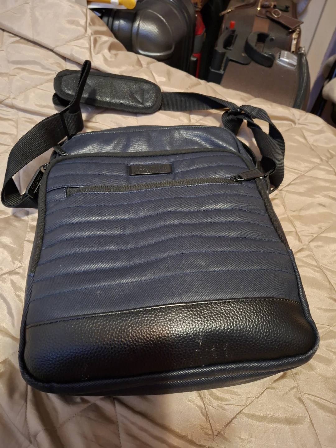 Kenneth Cole Reaction Navy Crossbody Bag - photo 2