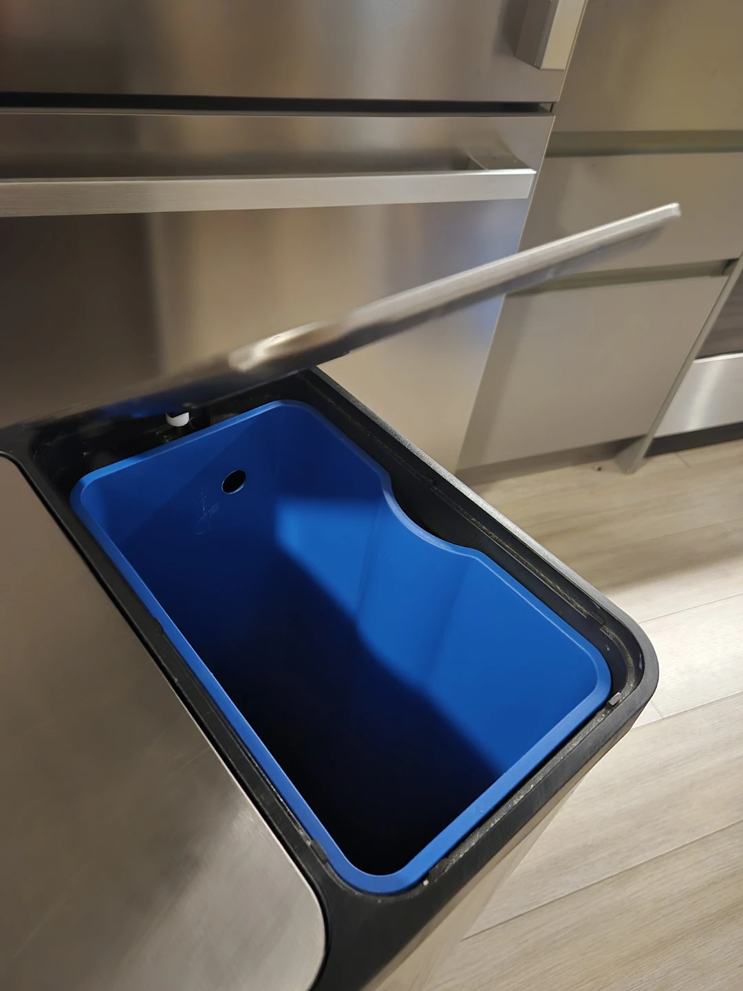 Stainless Steel Dual Compartment Kitchen Bin 🥕 - photo 4