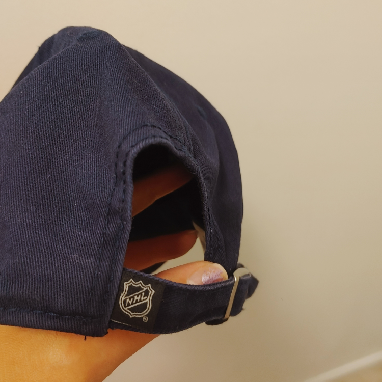 Vancouver Canucks NHL Baseball Cap adjustable - photo 2