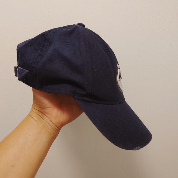 Vancouver Canucks NHL Baseball Cap adjustable - photo 5