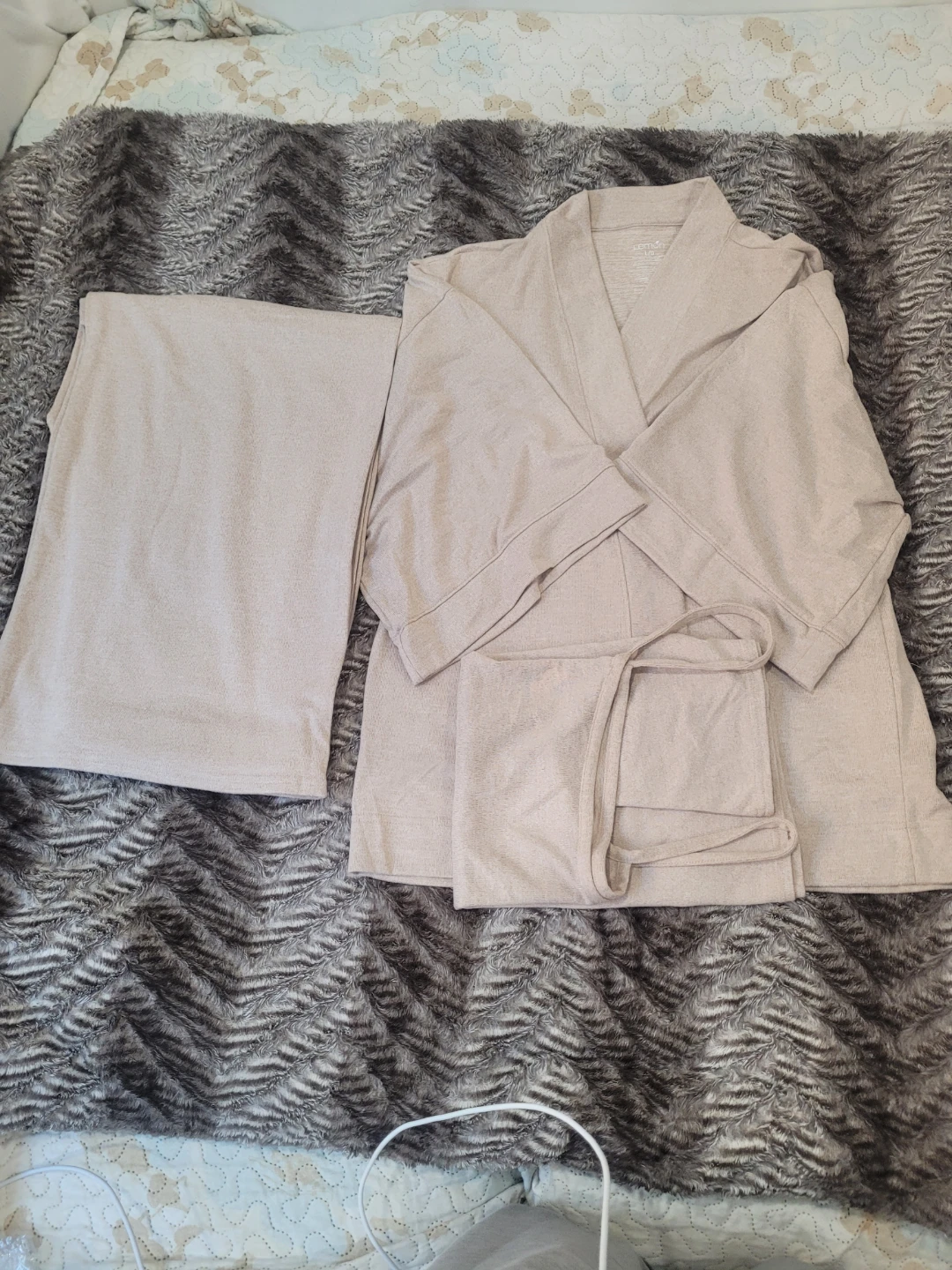 Lightweight Pajama Set and Robe - photo 2