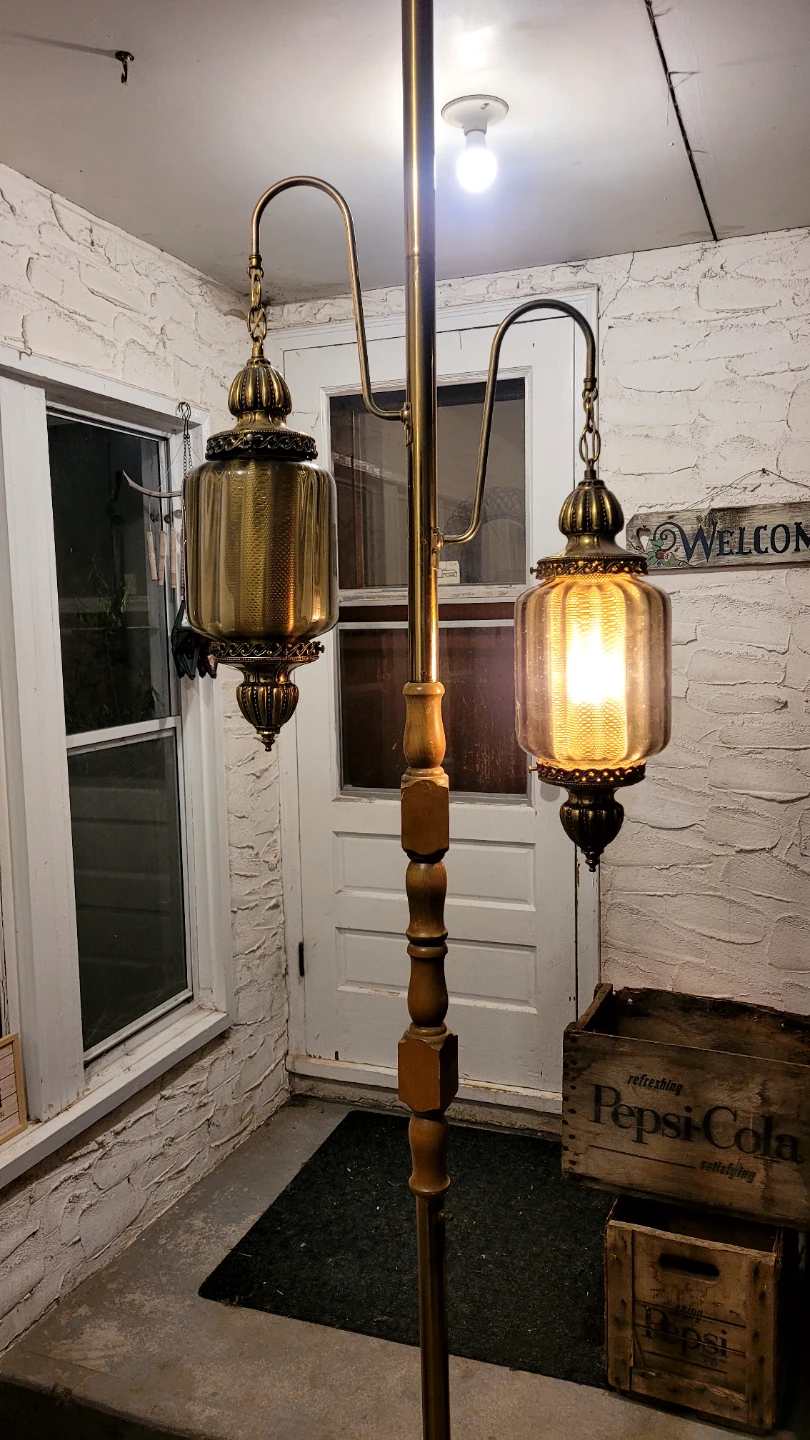 Vintage Tension Pole Swag Lamp - photo 3