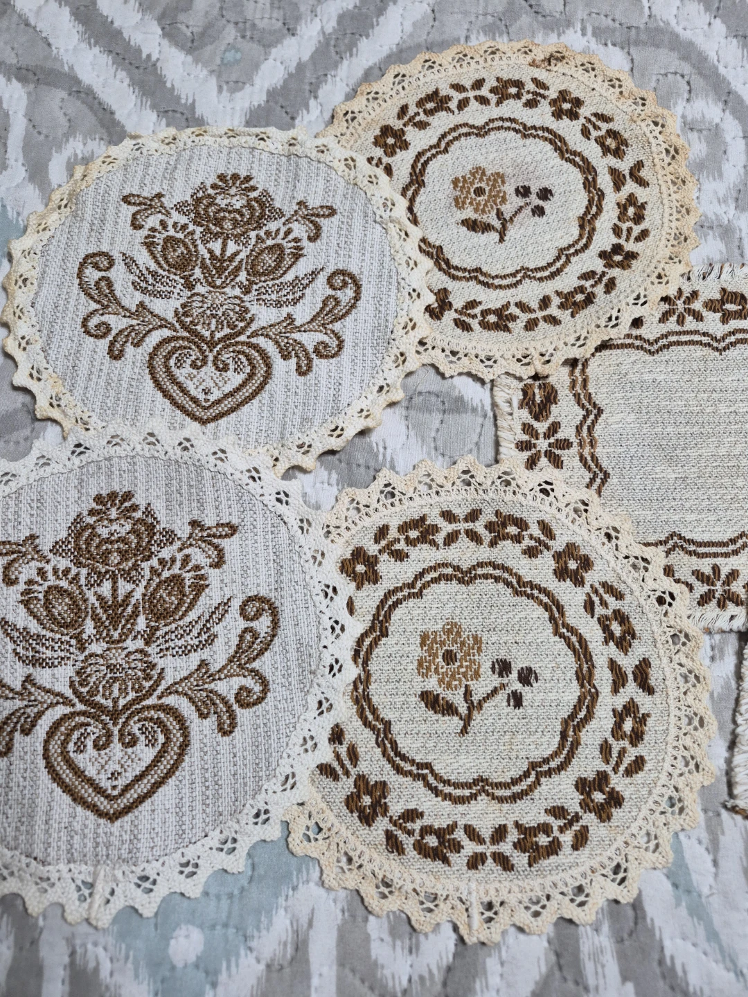 Mix Misc Lot of 16 Ole Vintage  Wooven Table Doilies Decor...