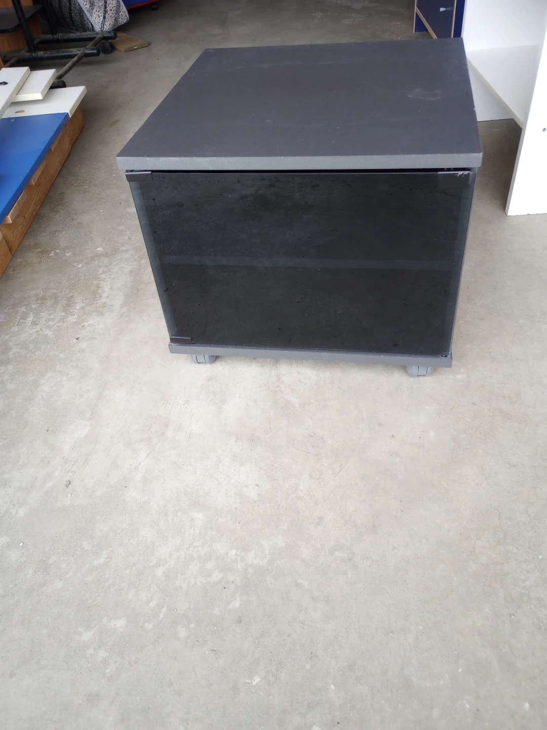 Sharp CRT Television with Stand - photo 2