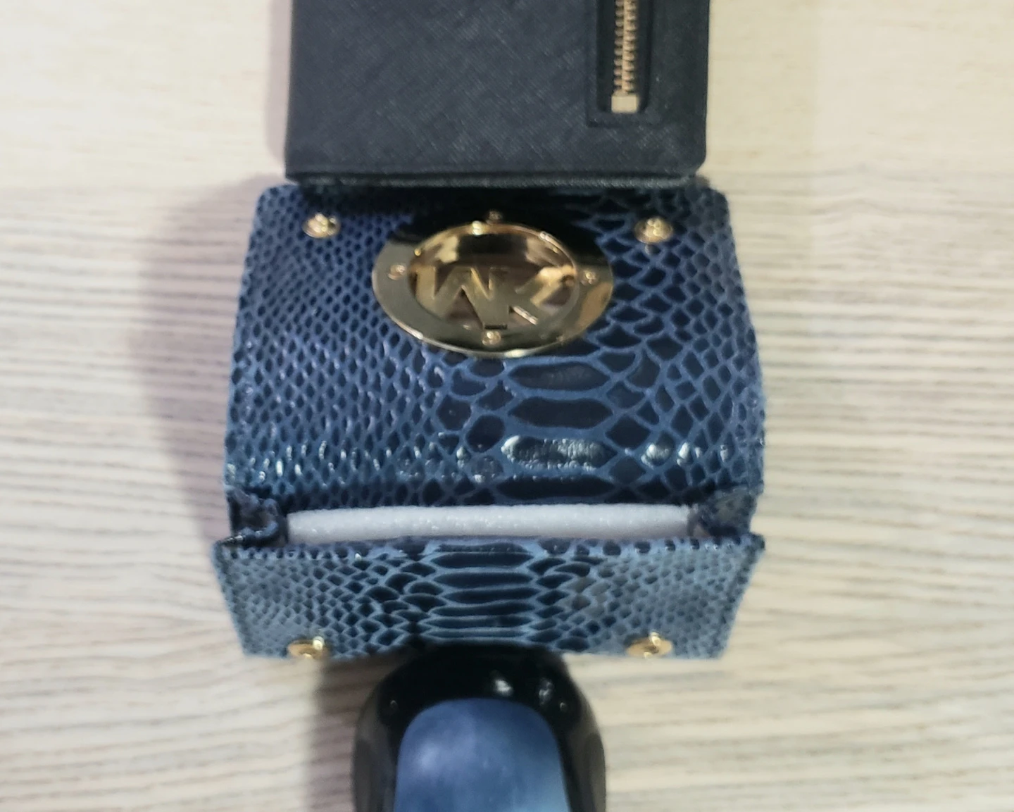 Michael Kors Blue Snake Embossed Card Holder - photo 2