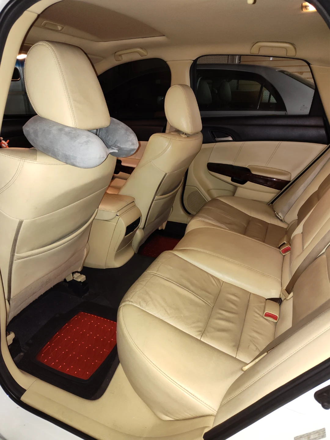 White Honda Crosstour 2010 - photo 5