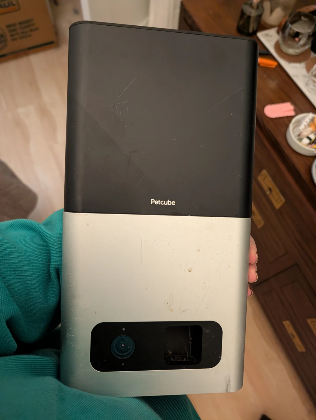 Petcube bites Automatic Pet treat dispenser