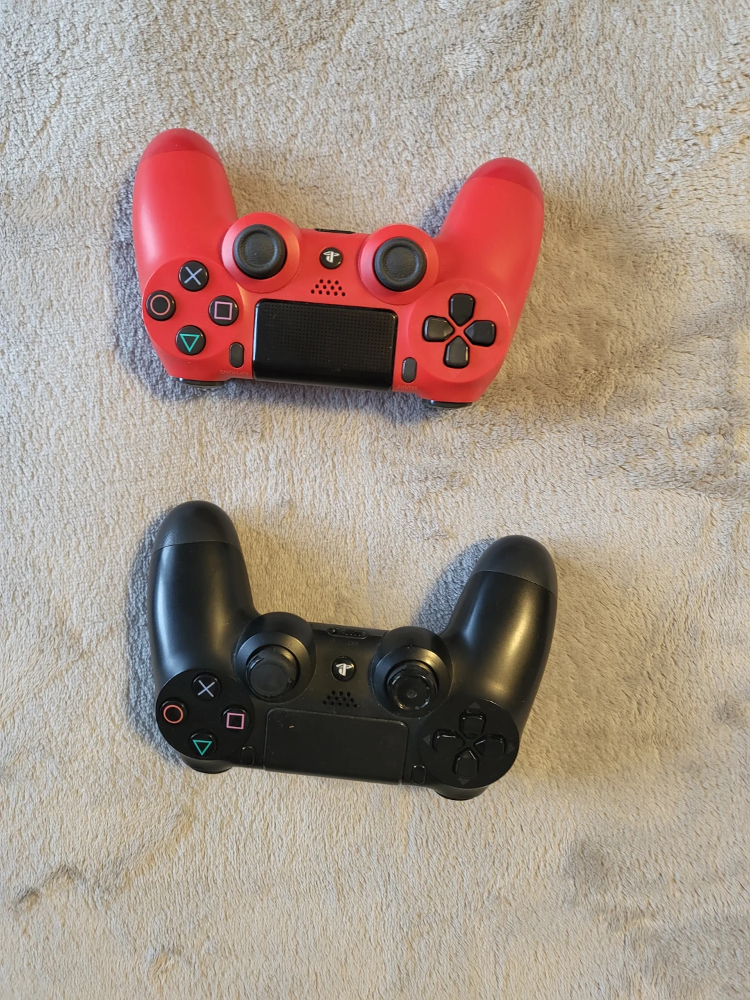 Sony PlayStation 4 Console with 2 Controllers - photo 5