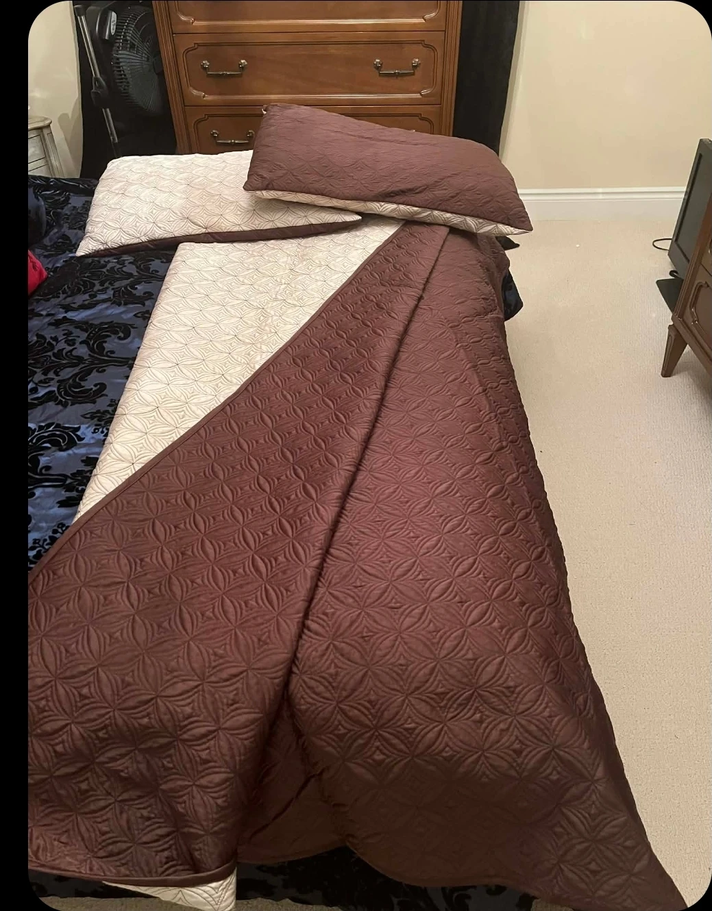 2 Single Quilted Bedding Set - Brown and Cream Reversable - photo 2