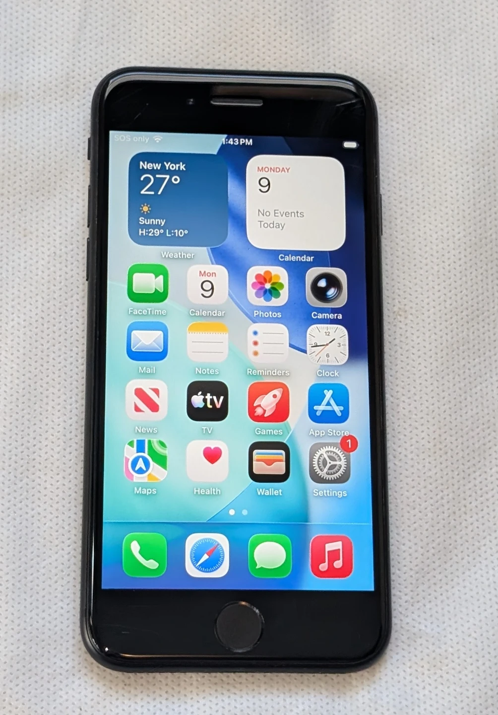 EXCELLENT CONDITION UNLOCKED APPLE iPhone SE 2 2ND EDITION iOS26