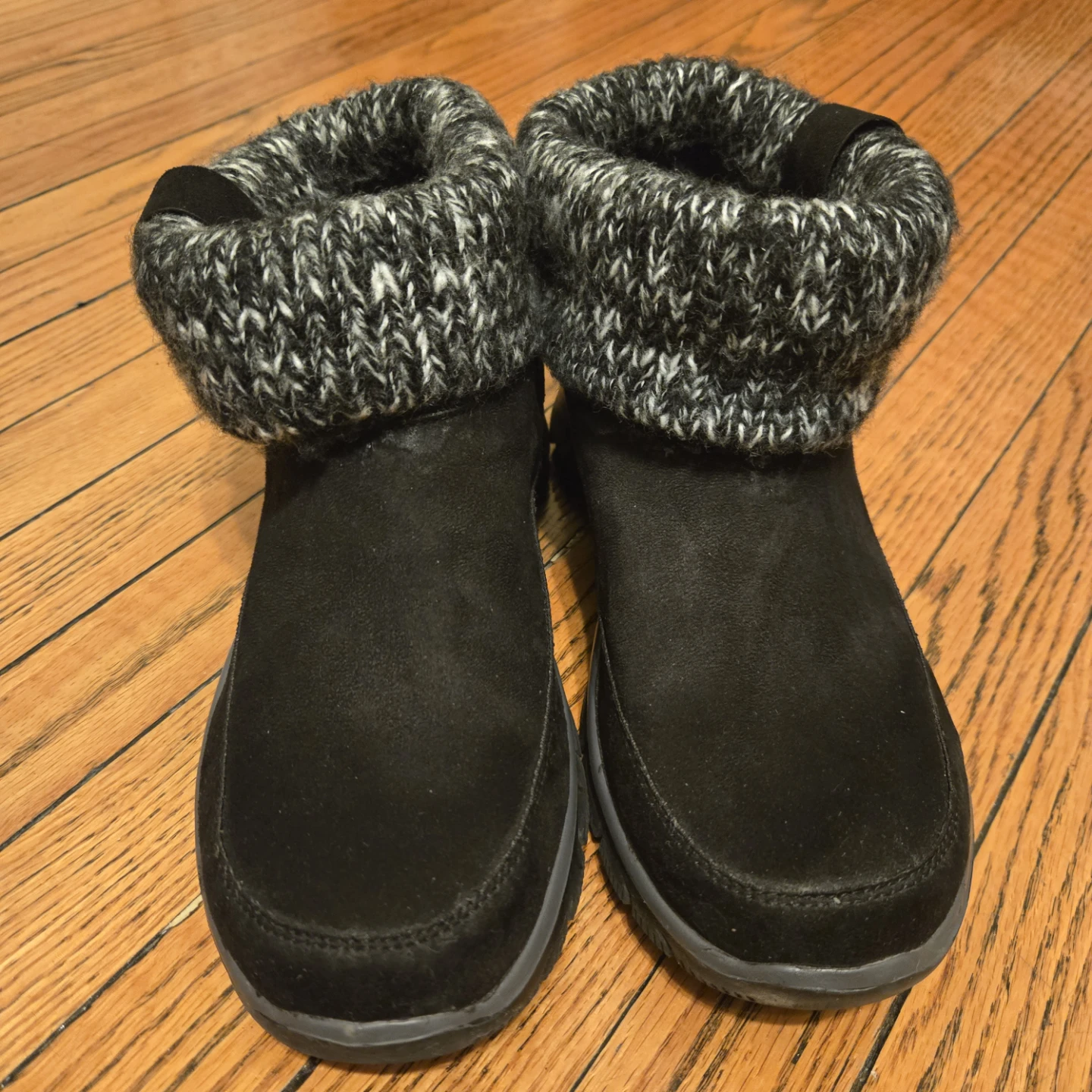 Skechers Black Suede & Knit Booties 🏆