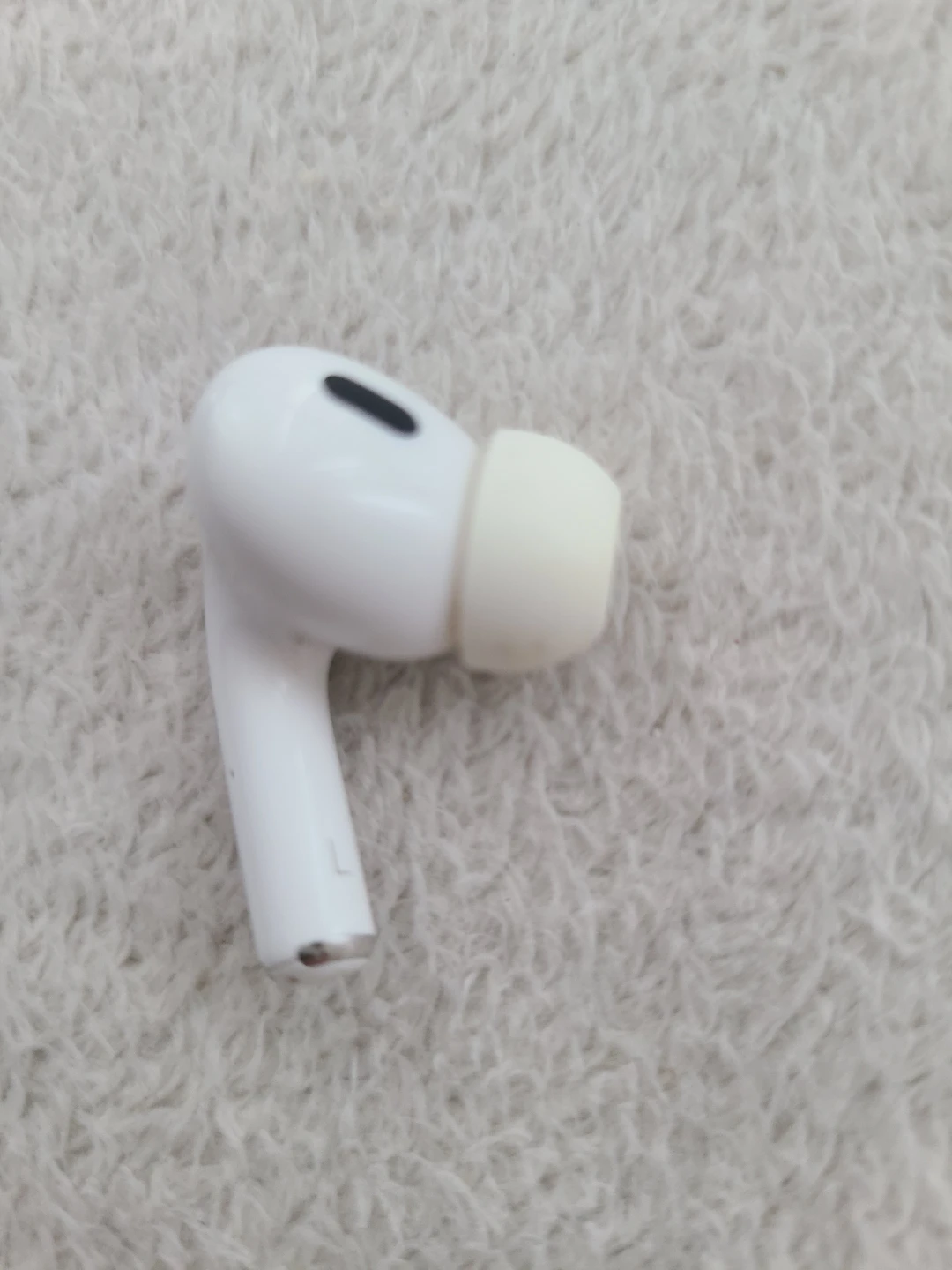 Apple AirPods Pro 2 (Left Earbud Only)