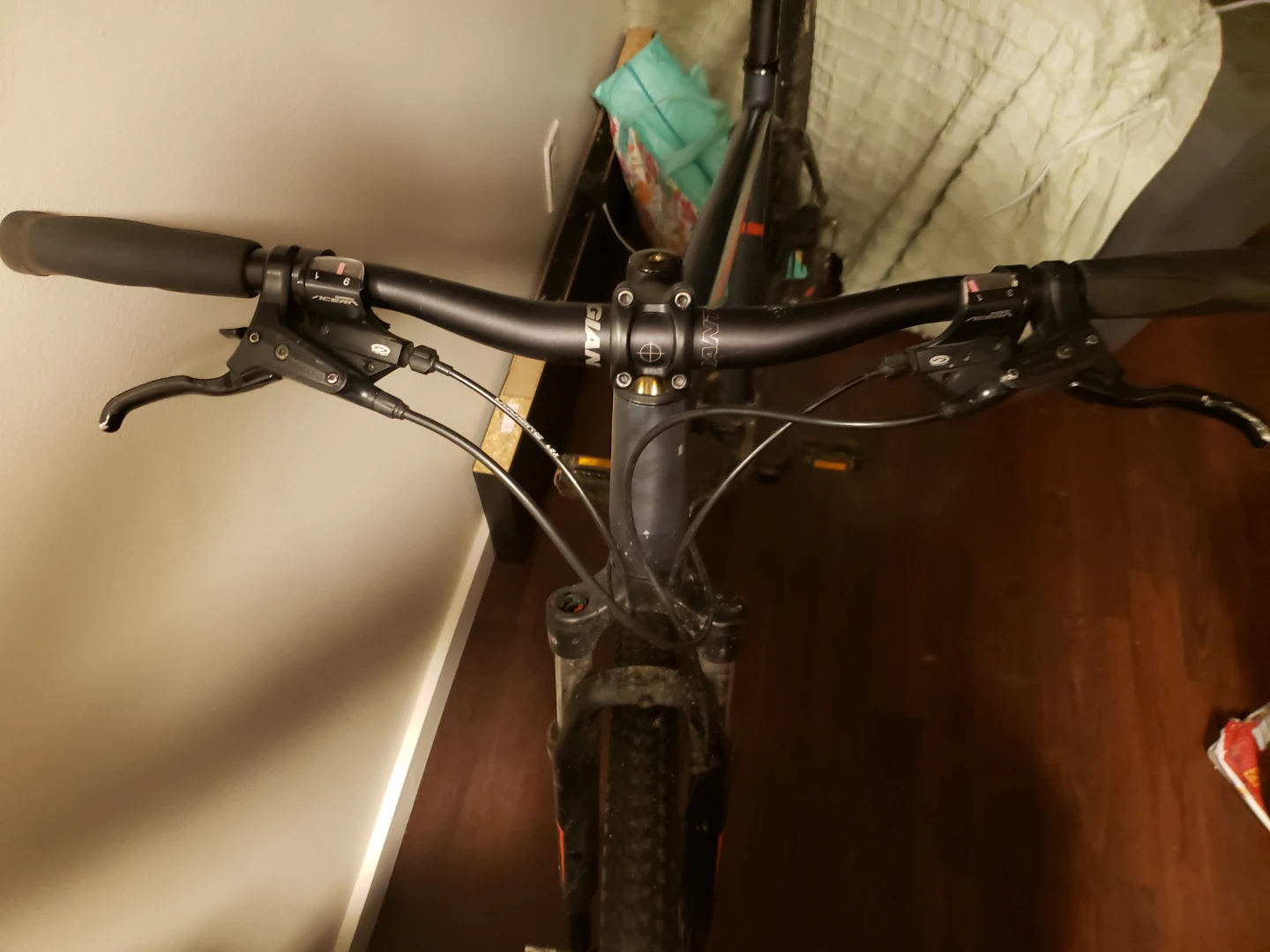 Giant roam 1 Mountain Bike - photo 2