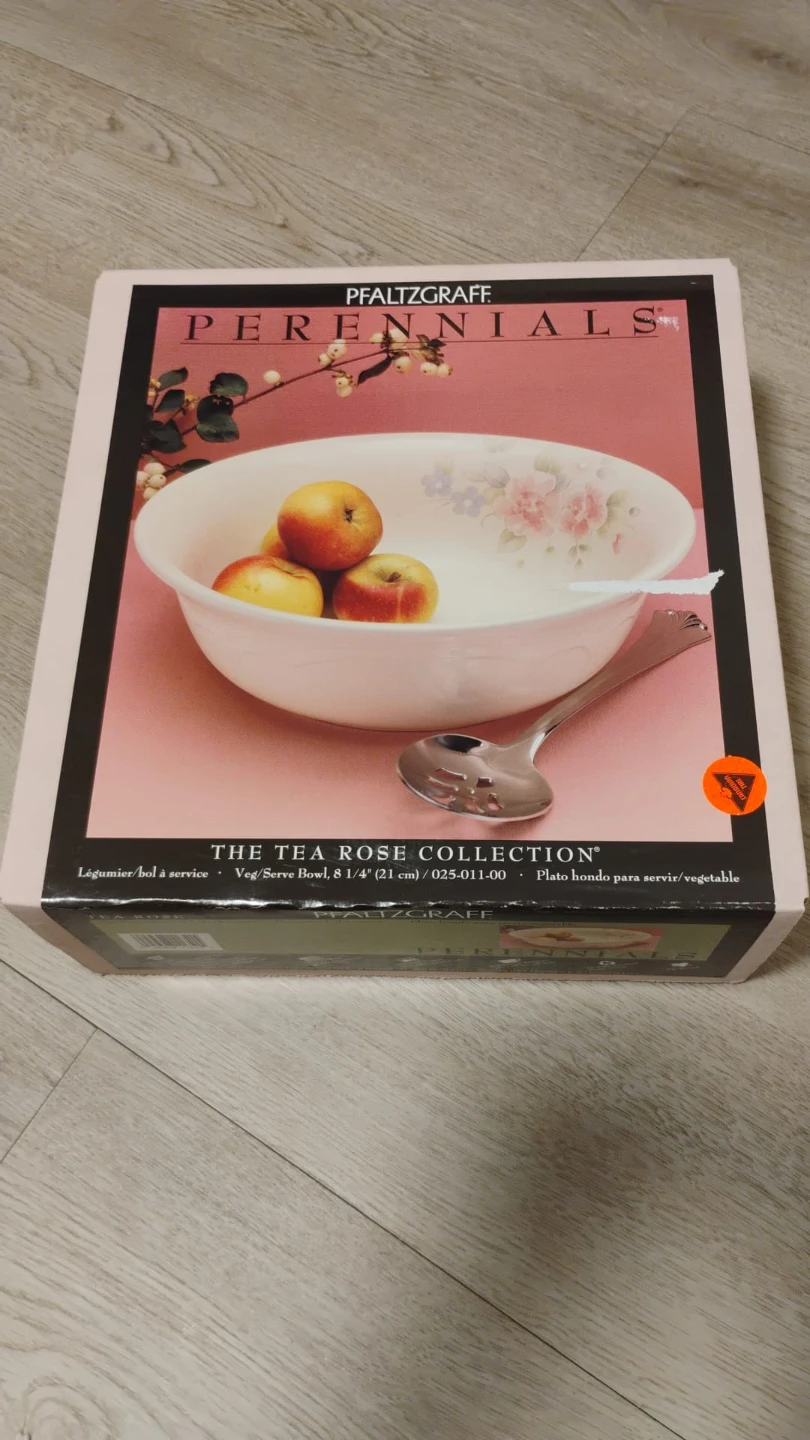 Pfaltzgraff Perennials Tea Rose Veg/Serve Bowl