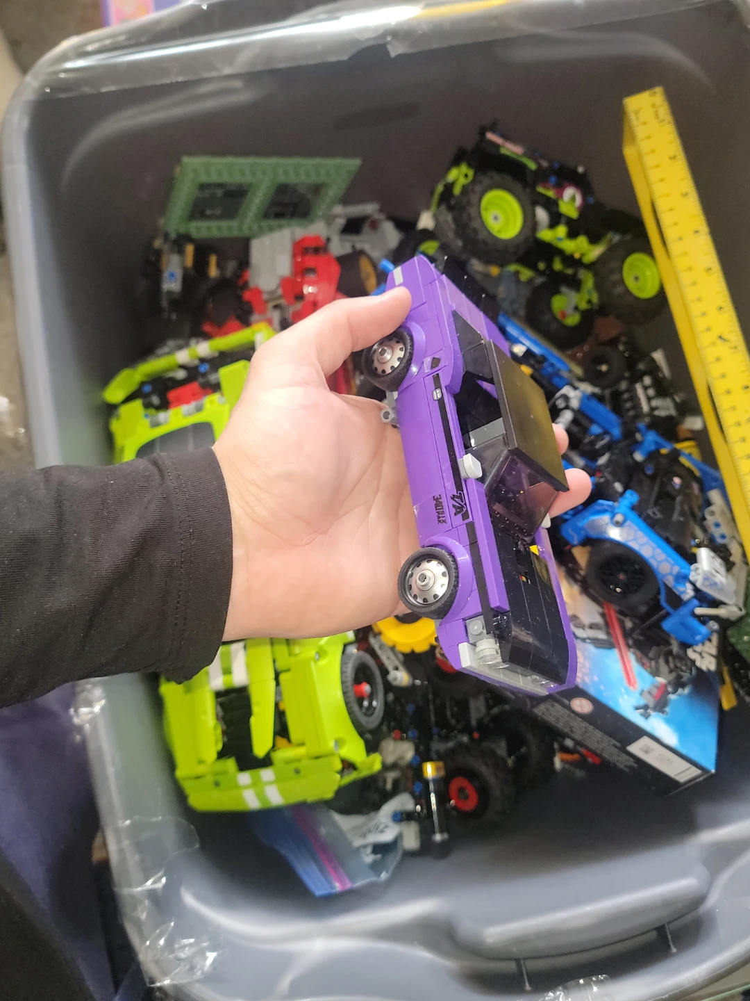 30 Pounds of LEGO Technic, Starwars, etc BIN - photo 2