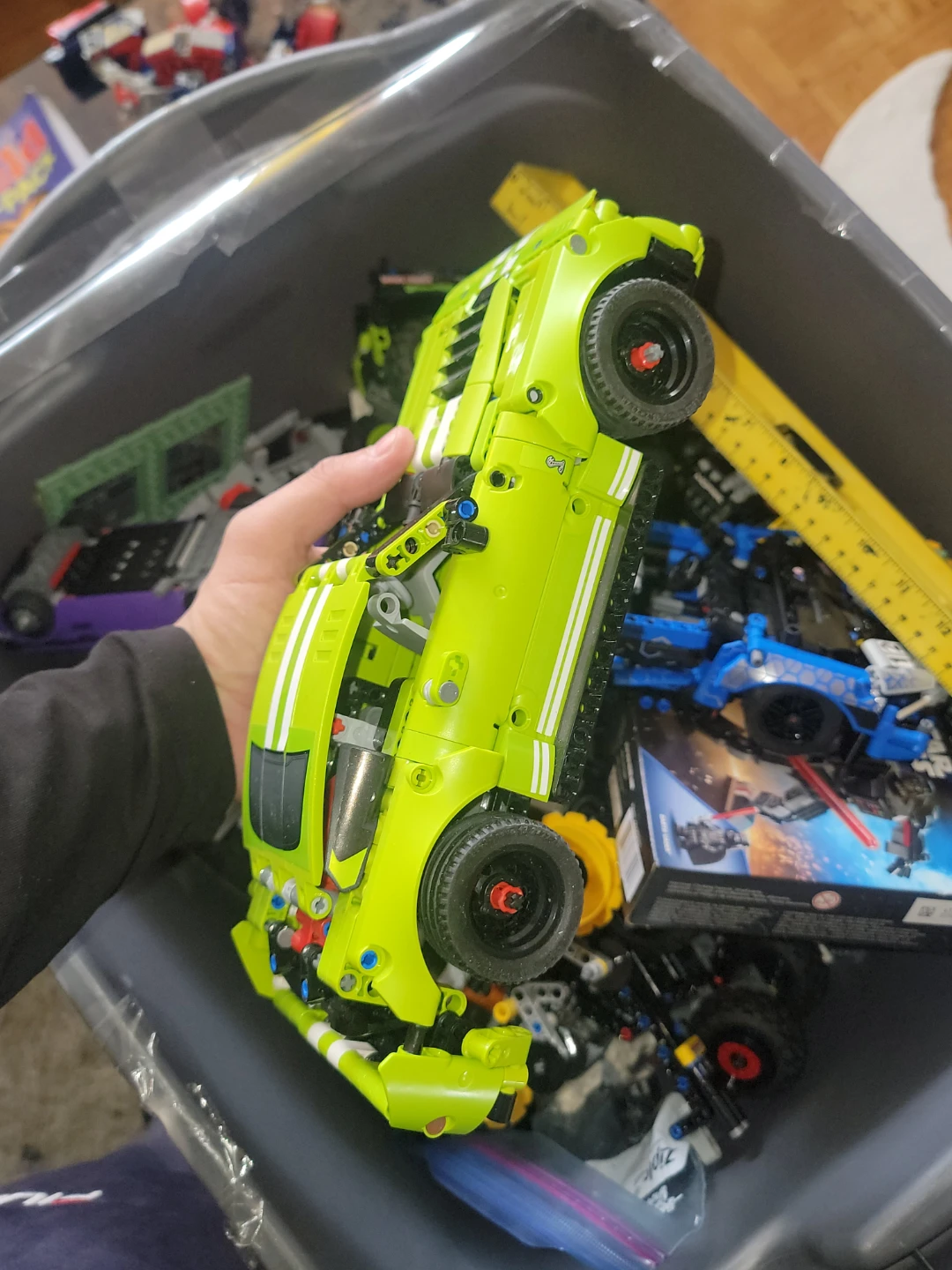 30 Pounds of LEGO Technic, Starwars, etc BIN - photo 3