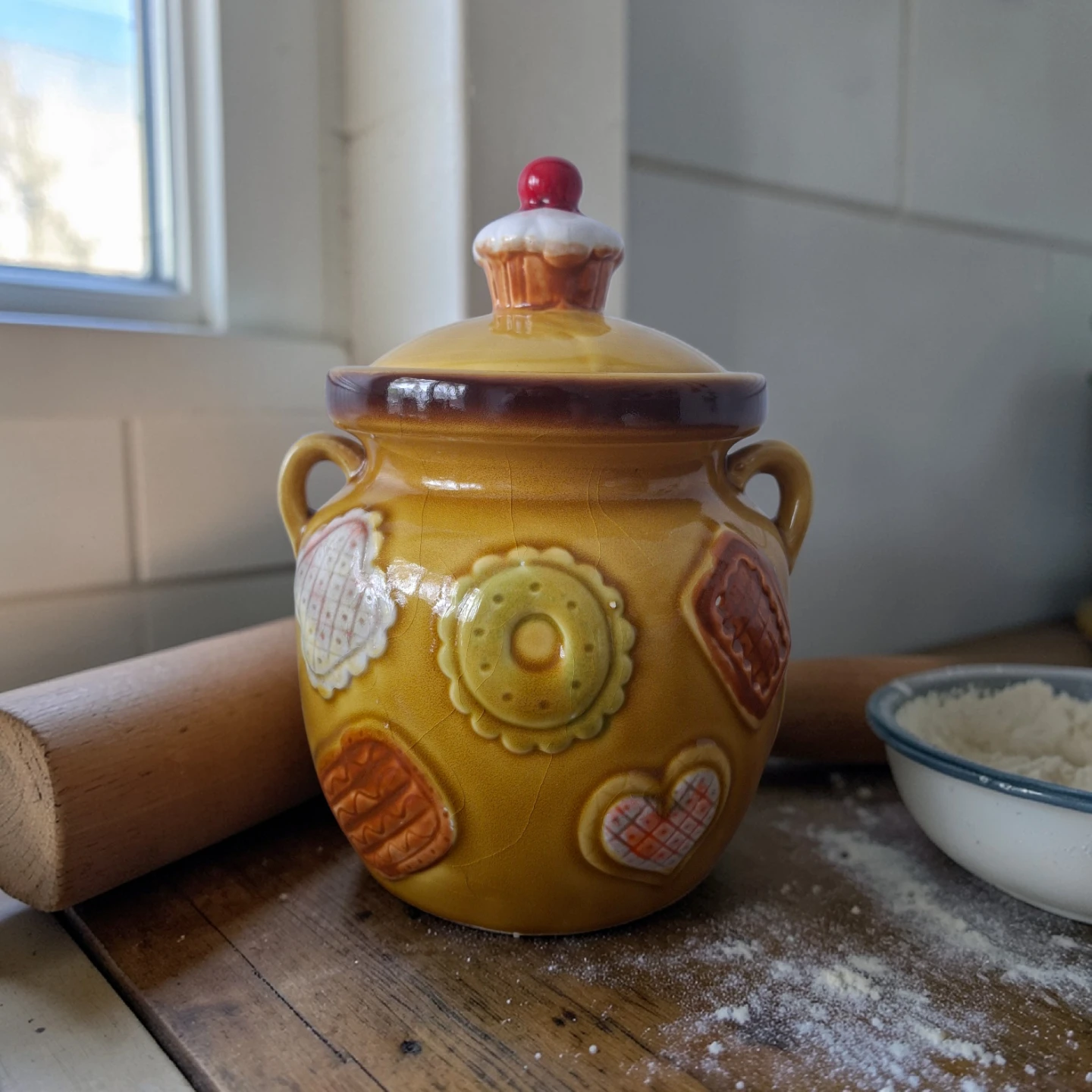 Vintage Cookie Jar with Lid - photo 2