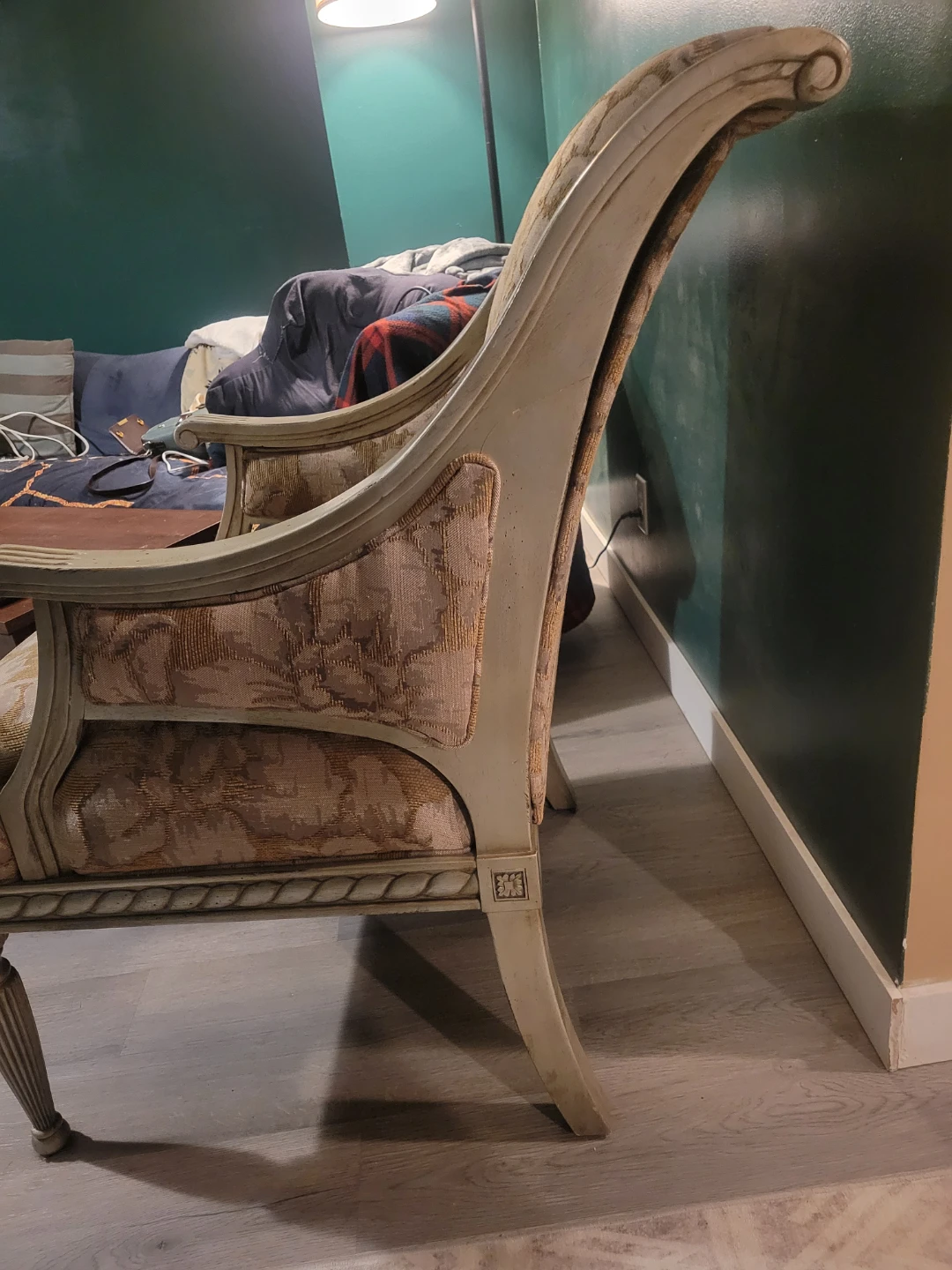 Chair with Floral Upholstery 🧡 - photo 4