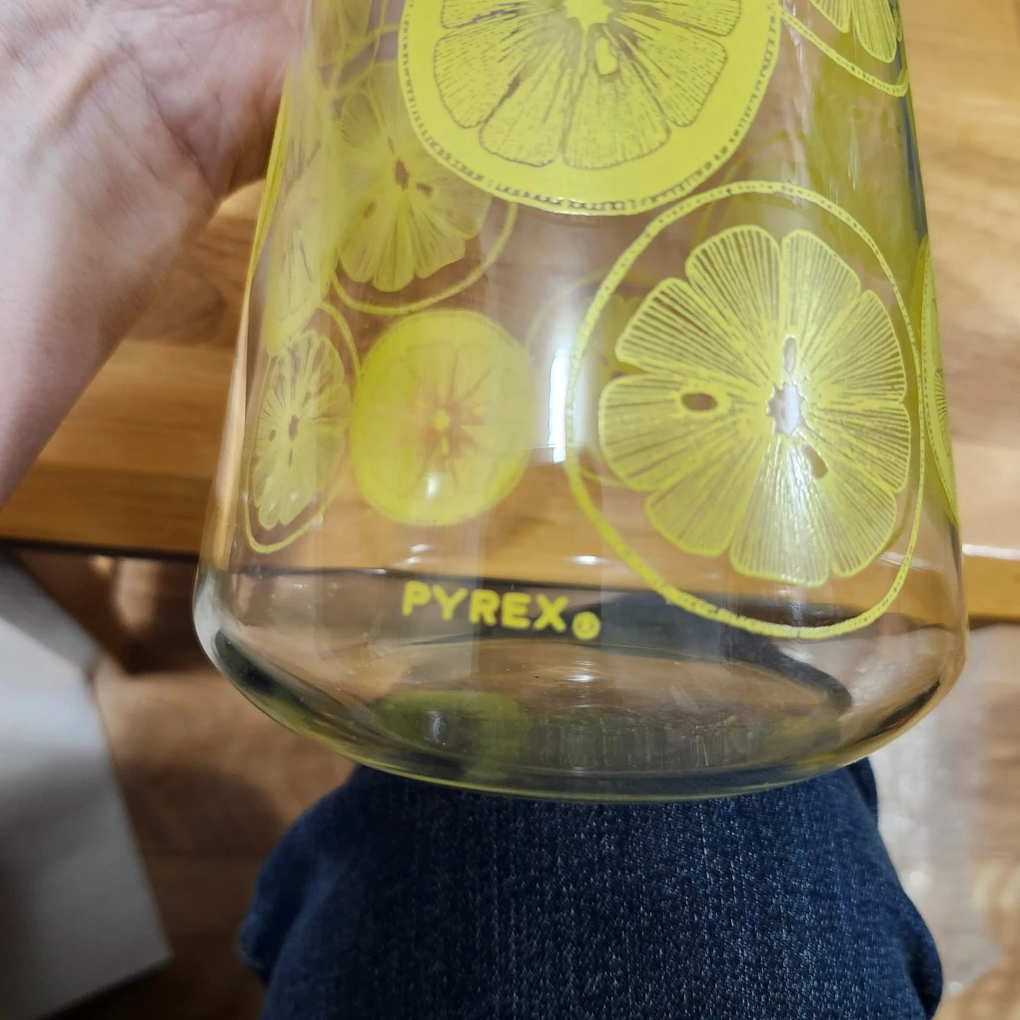 🏆Vintage Glass Pyrex Lemon Pitcher/Carafe! 💛🍋 - photo 2