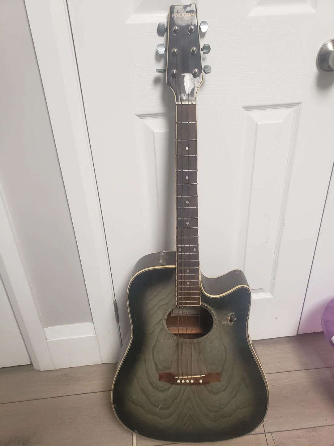 Hyundai Acoustic Guitar