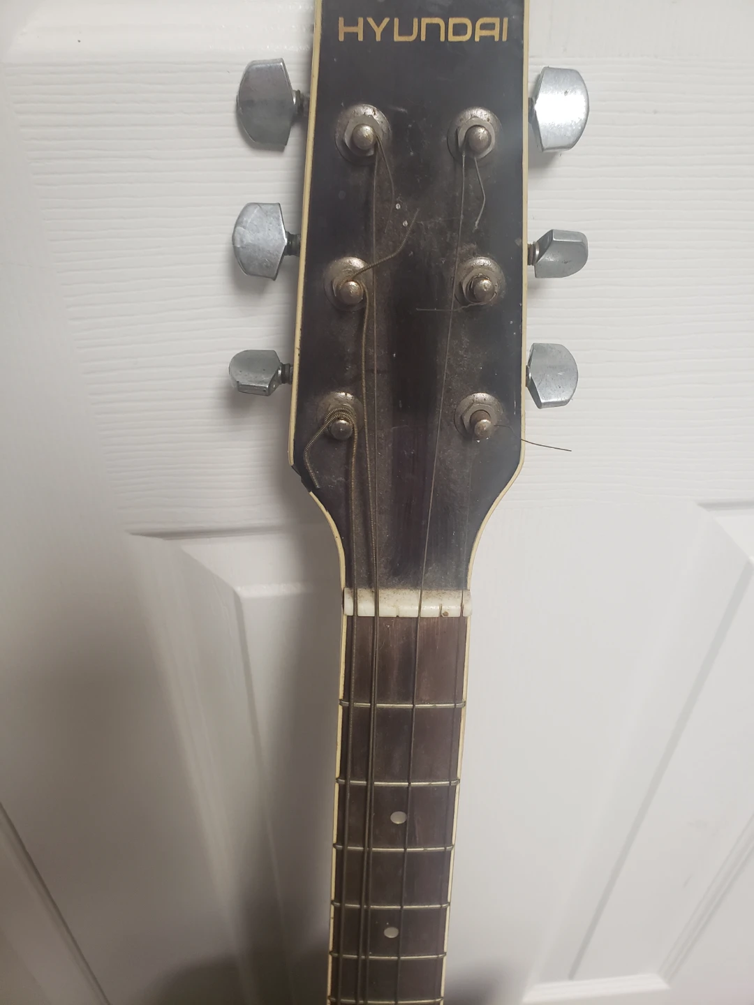 Hyundai Acoustic Guitar - photo 2