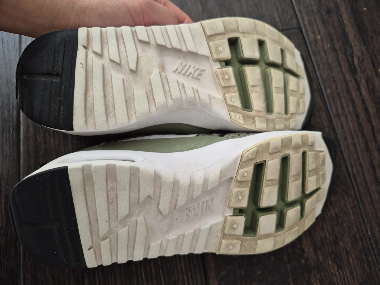 NIKE Thea Flyknit Sneakers size 6 - photo 3