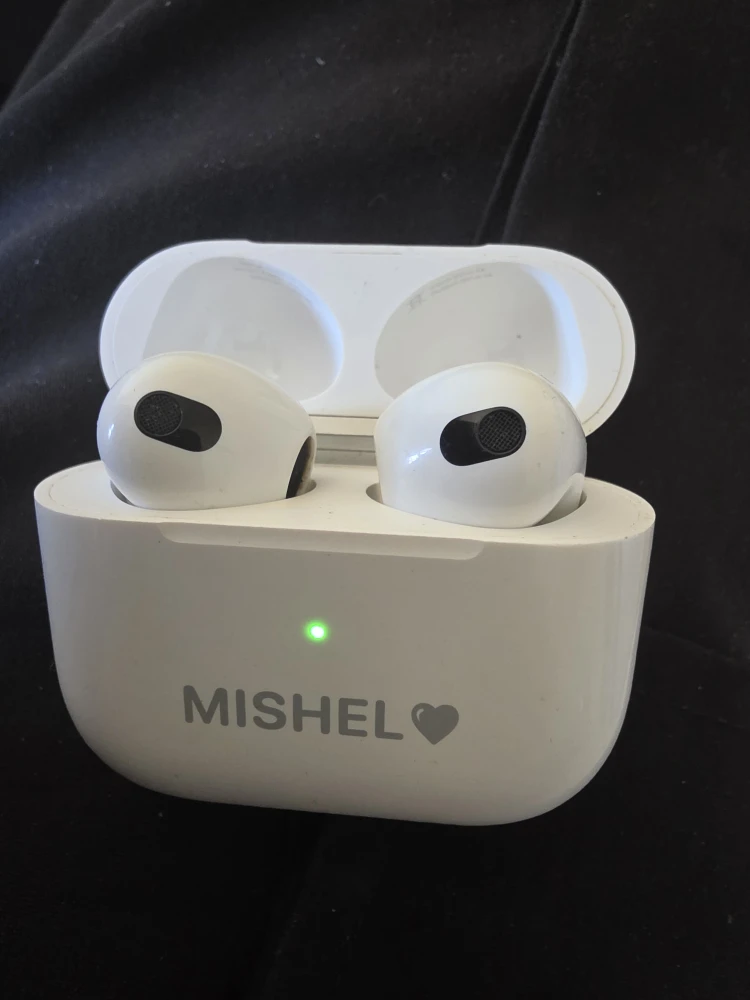 Apple AirPods 3rd Gen Charging Case w/ Engraved Name - photo 4