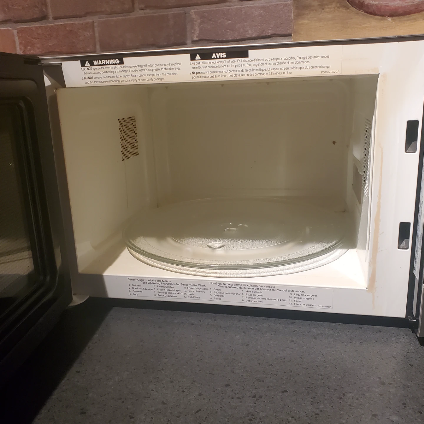 Microwave - photo 2