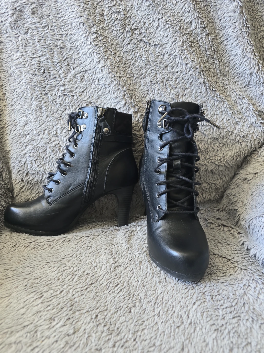 Black Lace-Up Heeled Ankle Boots. Size 7